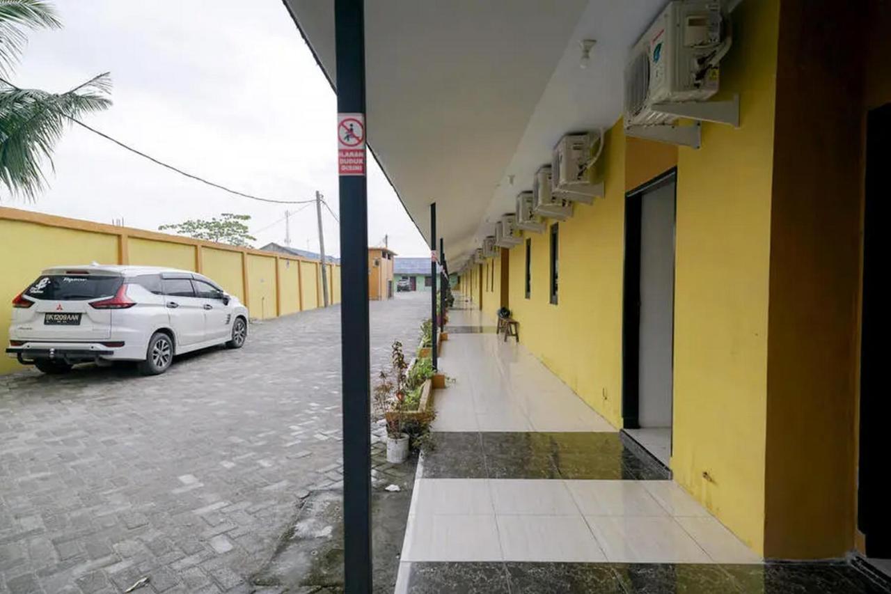 Reddoorz Near Ekowisata Mangrove Belawan Hotel Ngoại thất bức ảnh